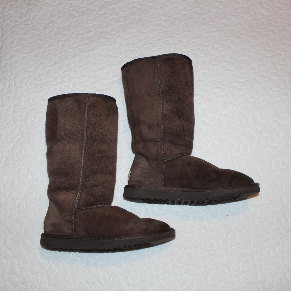 UGG Women's Brown Classic Tall